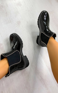 Womens Shazi Faux Leather Croc Print Chelsea Ankle Boots in Black Patent