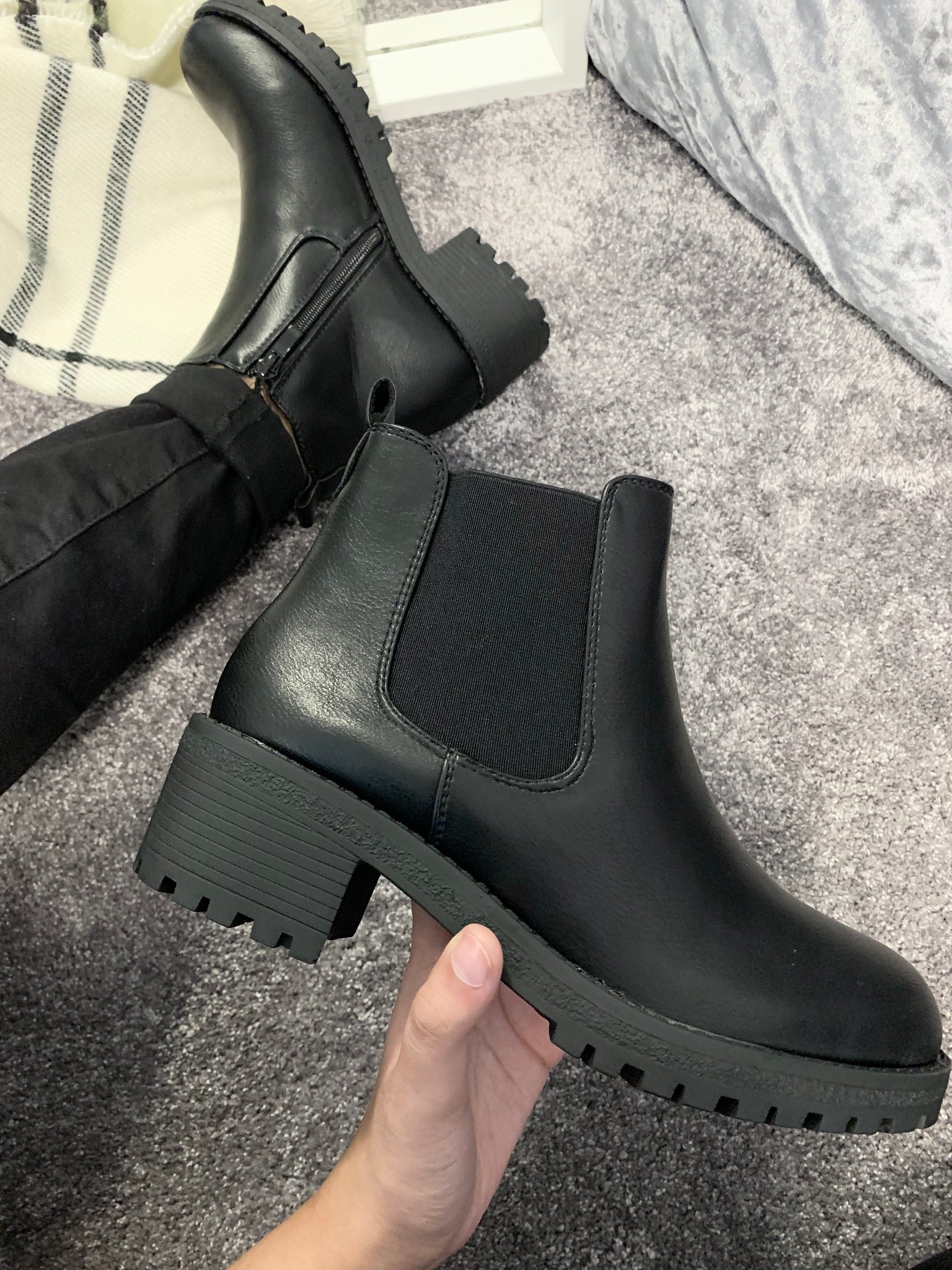Heeled boots size sales 3