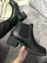 Load image into Gallery viewer, Womens Lauren Faux Leather Block Heel Boots Chelsea Boots Size 3-8