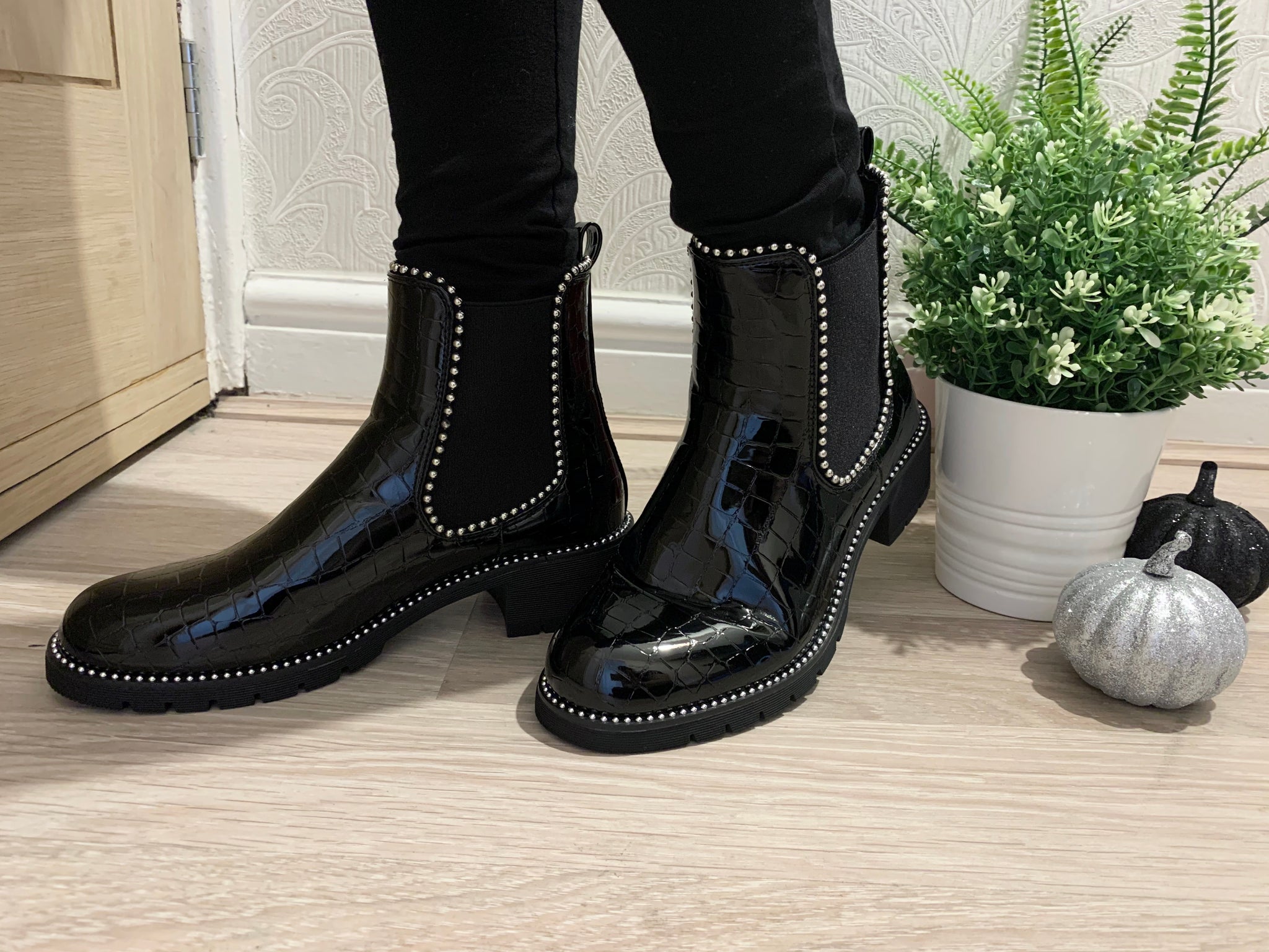 Crocodile print clearance chelsea boots