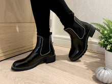 Load image into Gallery viewer, Womens Cheryl Flat Chelsea Boots Crocodile Pattern Ankle Boots Size 3-8
