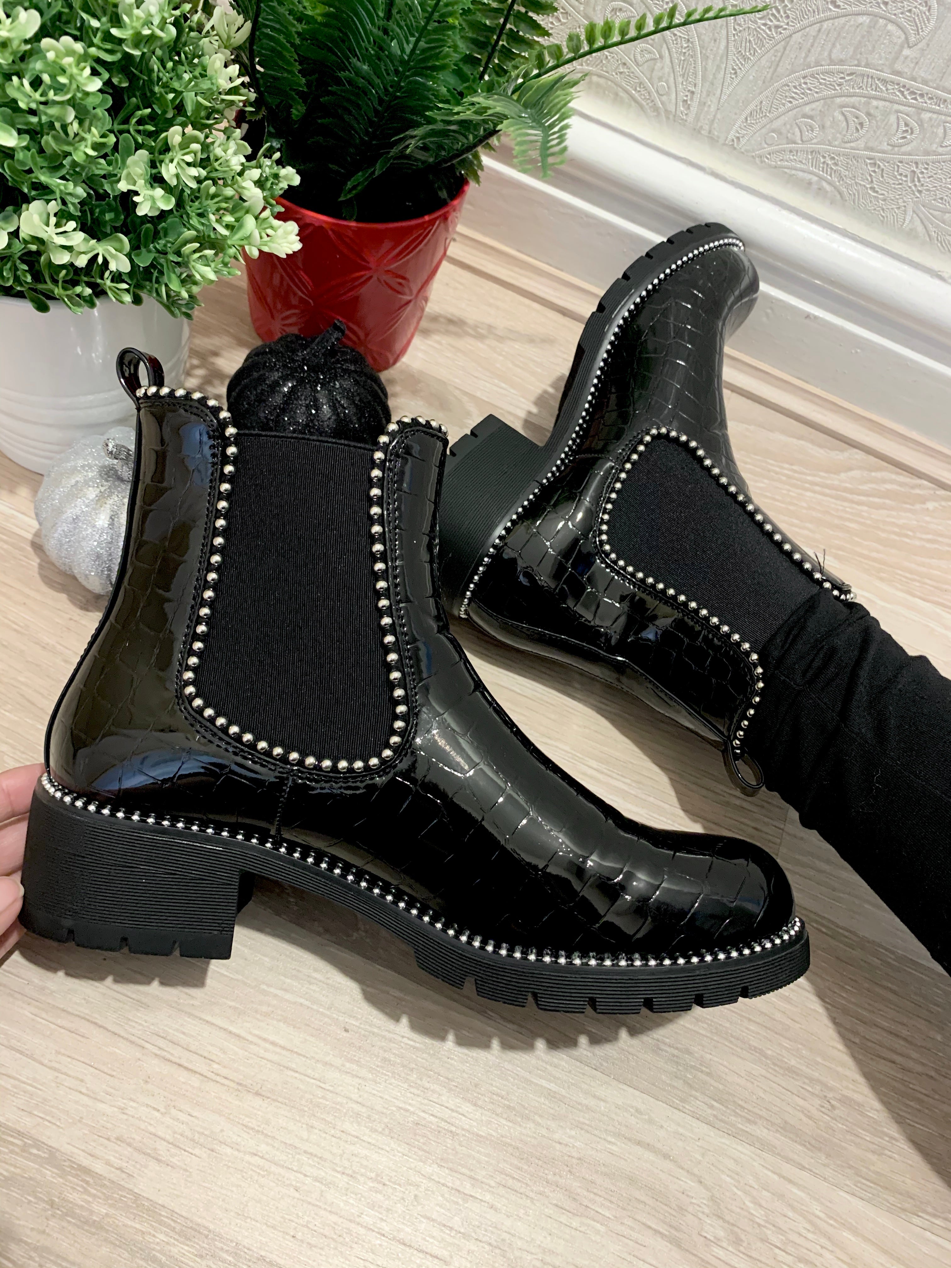 Womens Cheryl Flat Chelsea Boots Crocodile Pattern Ankle Boots